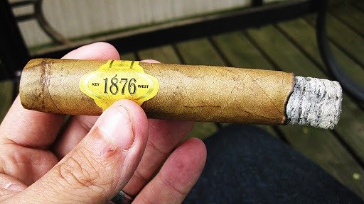 1876 Reserve Robusto Cigars: A Refined Choice for Cigar Enthusiasts